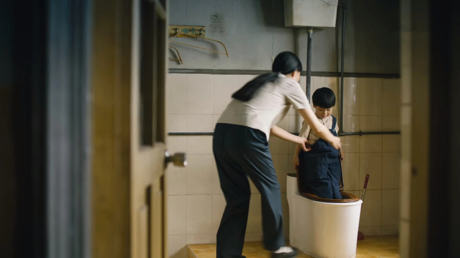 人世间|第一次在国产剧看到东北尿壶，《人世间》让多少大制作“脸红”