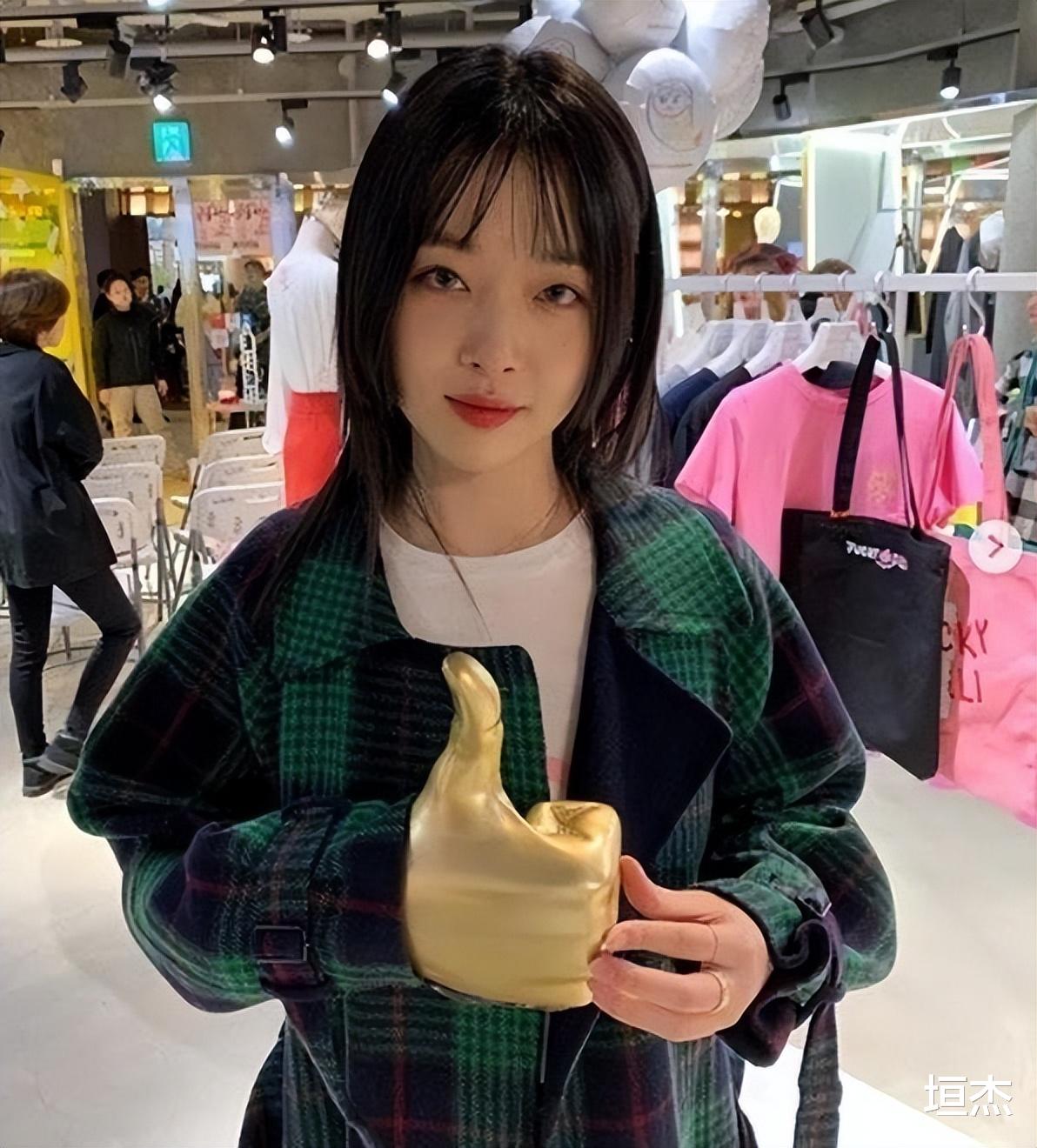 雪莉|家庭贫困进SM被力捧，曾被嫌头发有异味，25岁突然离世引人深思