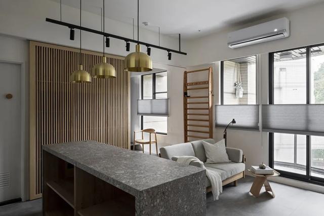 95后男主晒出33㎡独居小家：装修简约高级，随手一拍就是精致场面