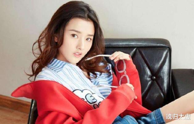 宋祖儿|“京圈小花”宋祖儿：出道前与富二代相恋，爆红后与 舒畅 划清界限