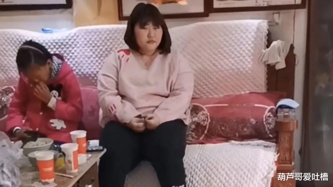 饺子 大衣哥女儿朱雪梅减肥失败，长期半夜点外卖偷吃肘子