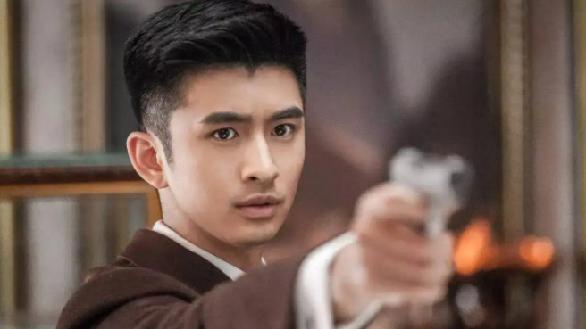 军人|战场上涂口红、打发胶，这4位演员的军人扮相，简直是侮辱观众的审美