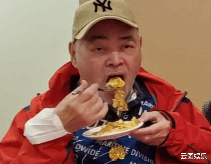 张伟文|知名歌手确诊半个月脱离危险期！经纪人不离不弃，儿子却从未露面