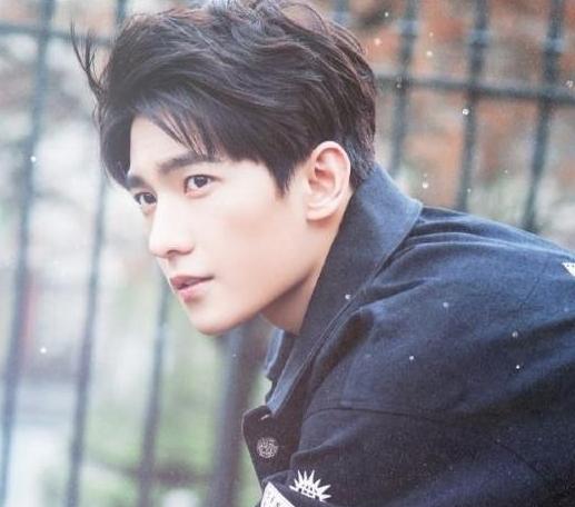 肖战|网传顾漫《骄阳似我》即将影视化,暂定肖战杨洋出演,网友:救命