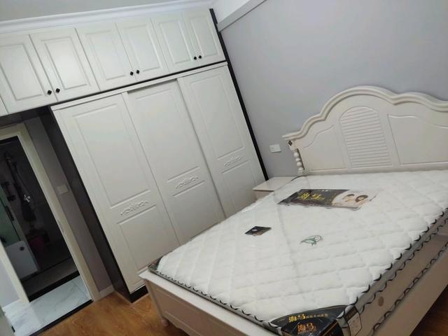 砸了24万装北欧新房,打扫干净晾味中,都说全屋定制实用又好看