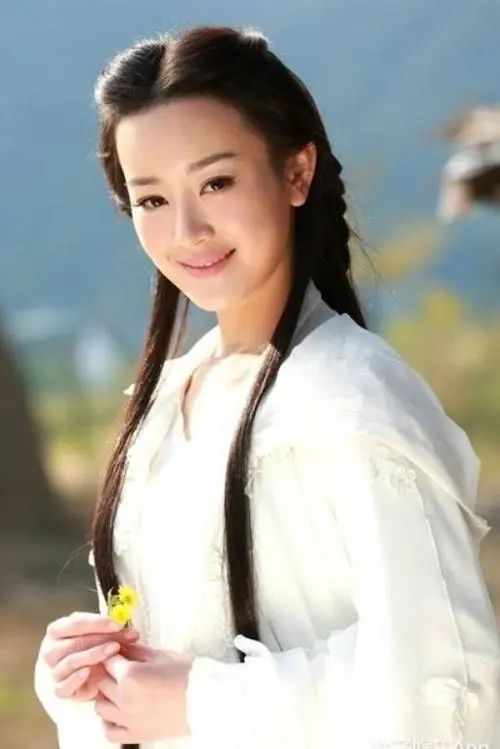 整容|年纪轻轻就眼歪嘴斜的5位明星，有的是天生遗传，有的是整容过度