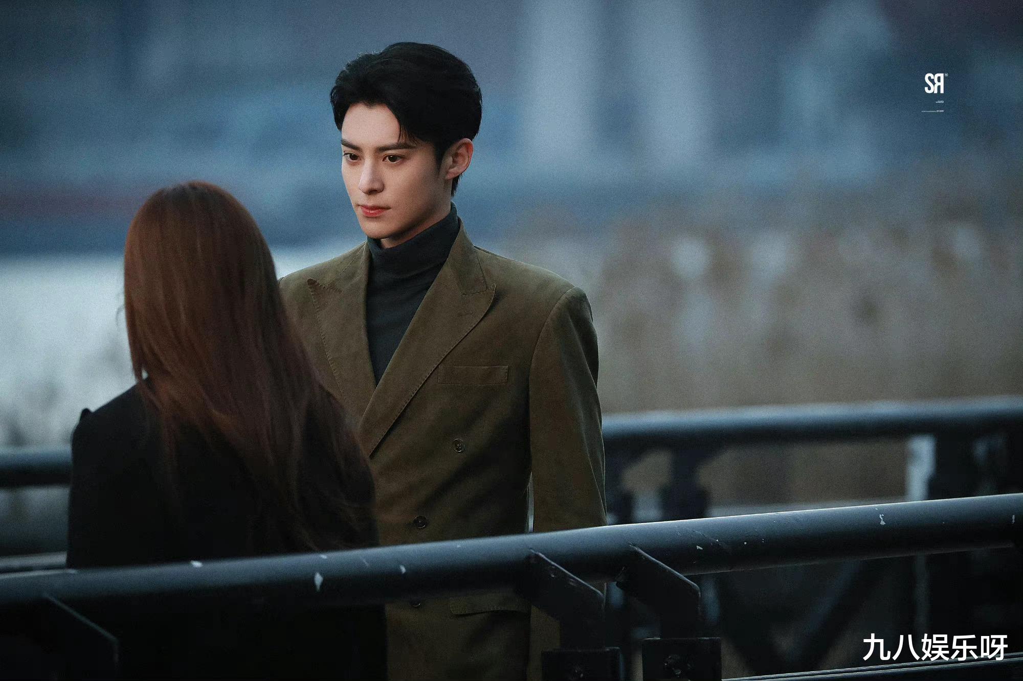 王鹤棣|王鹤棣新剧又爆负面新闻:剧组损坏公物,对行人大吼大叫