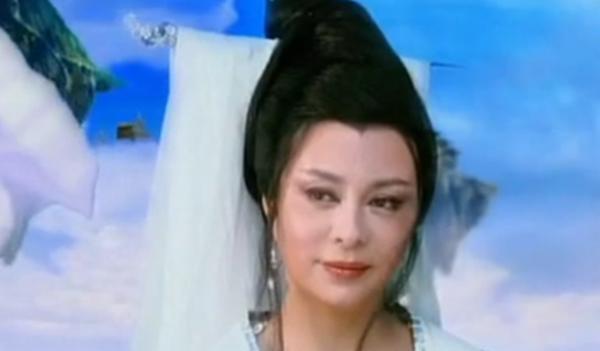 女娲|20版女娲娘娘，陈秀珠威严神圣，何琳清新漂亮，米雪温婉祥和