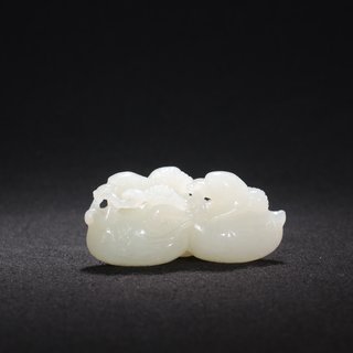 |清-和田玉鹅雕件。