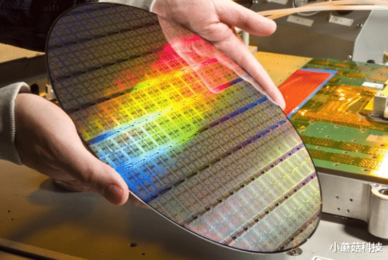 中芯国际|中芯国际做对了？俄传来两个新动作，国内院士的呼吁该重视了！