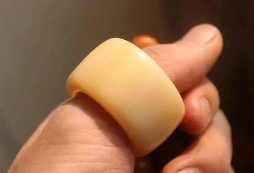 文玩|骨角牙类文玩怎么玩？教你揉骨为玉