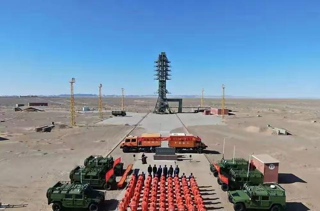 神舟十四号即将返回,180天的太空飞行,航天员身体有哪些变化?