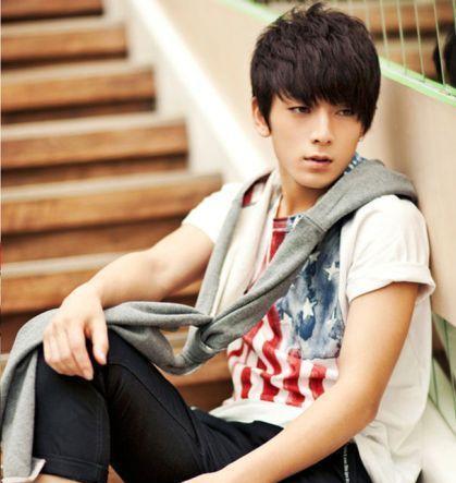 陈翔|“快乐男声”陈翔：曾和毛晓彤是金童玉女，却因皮肤管理而塌房