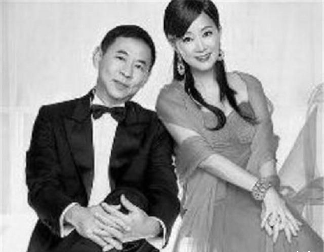 |痴情日本富豪, 单身30多年, 终于在55岁等到离婚的中国女神