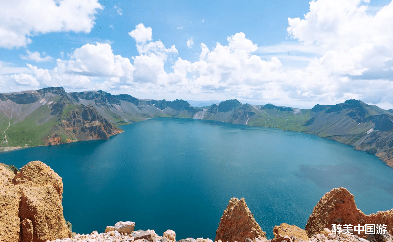 异域|游览长白山，天池瀑布壮观，峡谷林海壮观