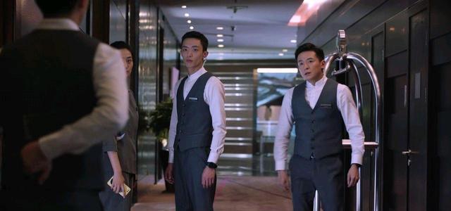 正午阳光|正午阳光没有拍砸，这种存在差距的爱情故事，既心酸又幽默还甜蜜