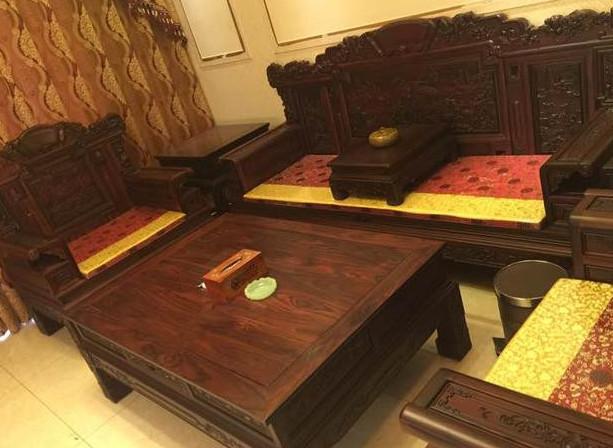 任性老公自己装修新房,全屋猪肝红中式家装,真让人受不了