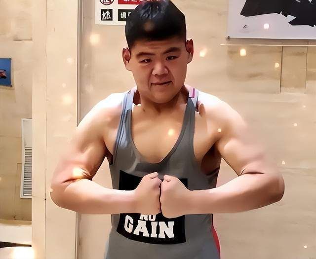 发型 百万网红表面光鲜亮丽，背后出轨殴打老婆，违背人伦