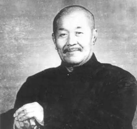 张寿臣|张寿臣：真正的相声老祖，为何让马三立自降辈分 他们之间有啥恩怨