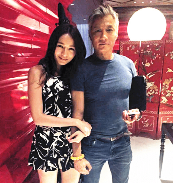 小姐姐|港姐首轮面试,重庆绮梦、胖版宋慧乔抢镜,她才23岁就被吐槽像大妈