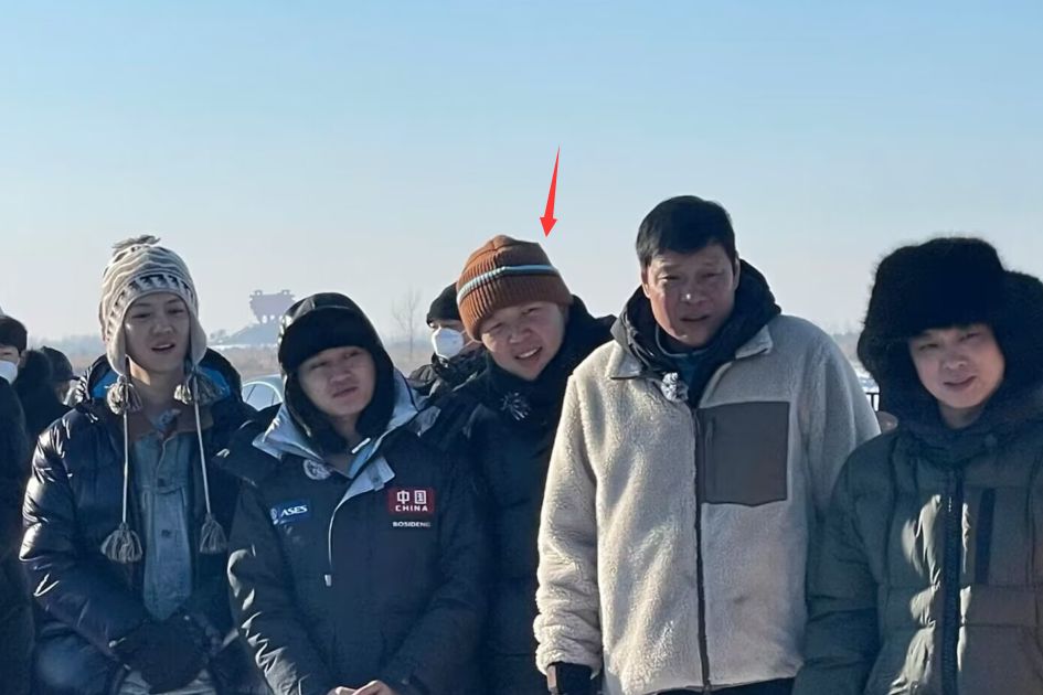 杜海涛|杜海涛现身黑龙江录节目,面部圆润胖一圈,与鹿晗同框像父子