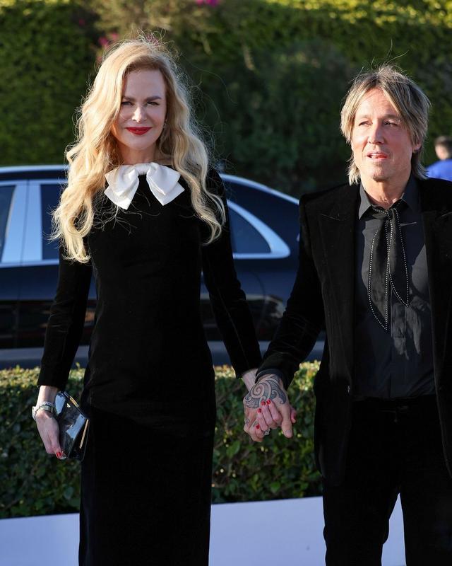 妮可·基德曼 妮可基德曼54岁了还如此优雅，穿黑色收腰礼服气质高贵，红唇好美