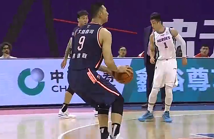 山东男篮|5首发3人0分！小丁哈德森状态不佳，山东首节三分9投1中