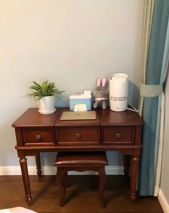 一家五口入住128平米三房,电视墙真漂亮,很满意玄关鞋柜设计