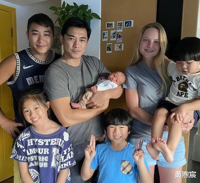 小小志|恭喜!知名港星黄长发外国妻子产下混血男婴,宝宝是蓝眼睛黄头发