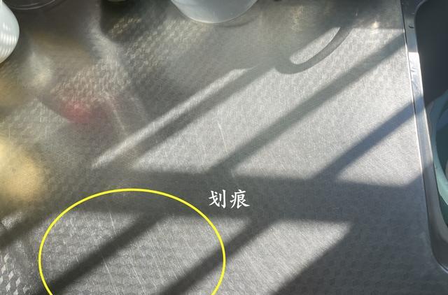 厨房装修,跟风装了不锈钢台面,使用三年说说真实感受!