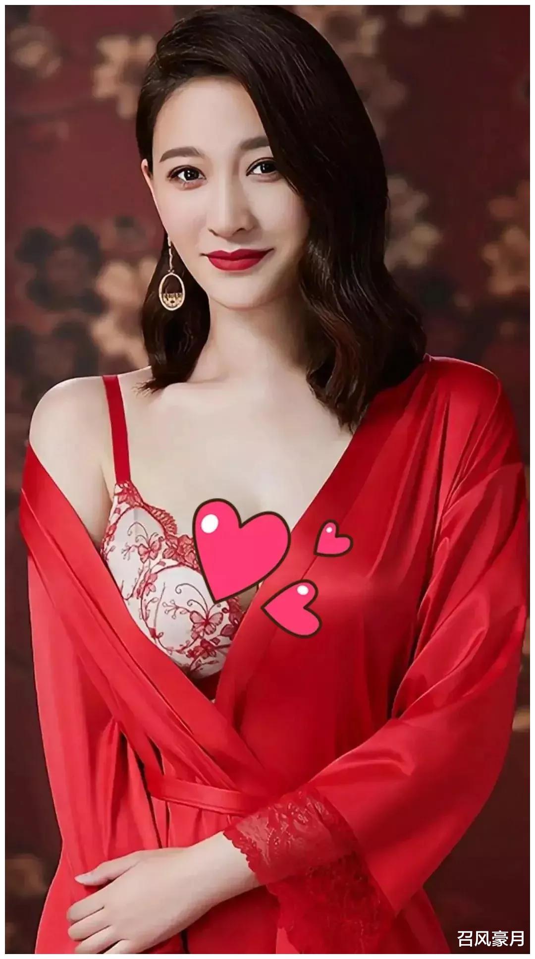 张靓颖|殷桃的腰，谭维维的腿，张靓颖的胸，女星隐性的美，迷死个人