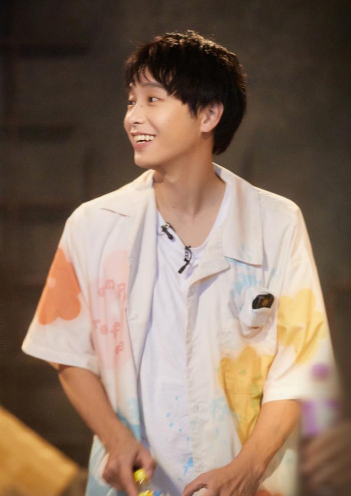 彭昱畅|密逃道歉三兄弟：彭昱畅必做三件事，在密逃4跪了20次！