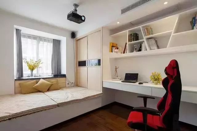 老公坚持新房简单装，全屋只刷大白墙，谁想比精装邻居家漂亮多了