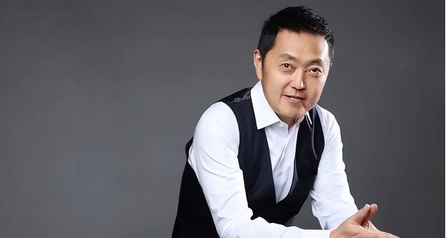 左晖|链家老总左晖：21年赚2200亿，50岁因病离世后，千亿财产蒸发760亿