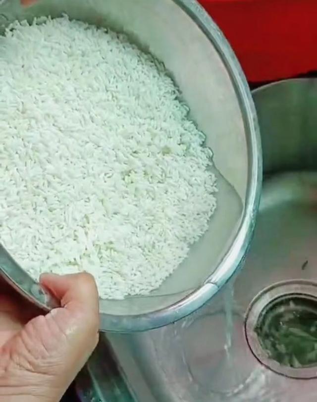 杜新枝|冰火两重天!杜新枝近照曝光显憔悴,与昔日庆祝照形成鲜明对比