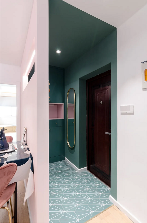 70㎡旧房改造，全屋网红色，客厅像蜗居，完工后却很浪漫