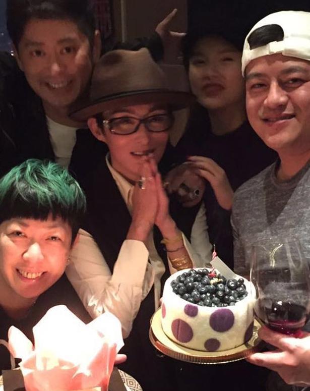 参观张敏住的豪宅,家里墙面只刷了大白墙,装修也太佛系了