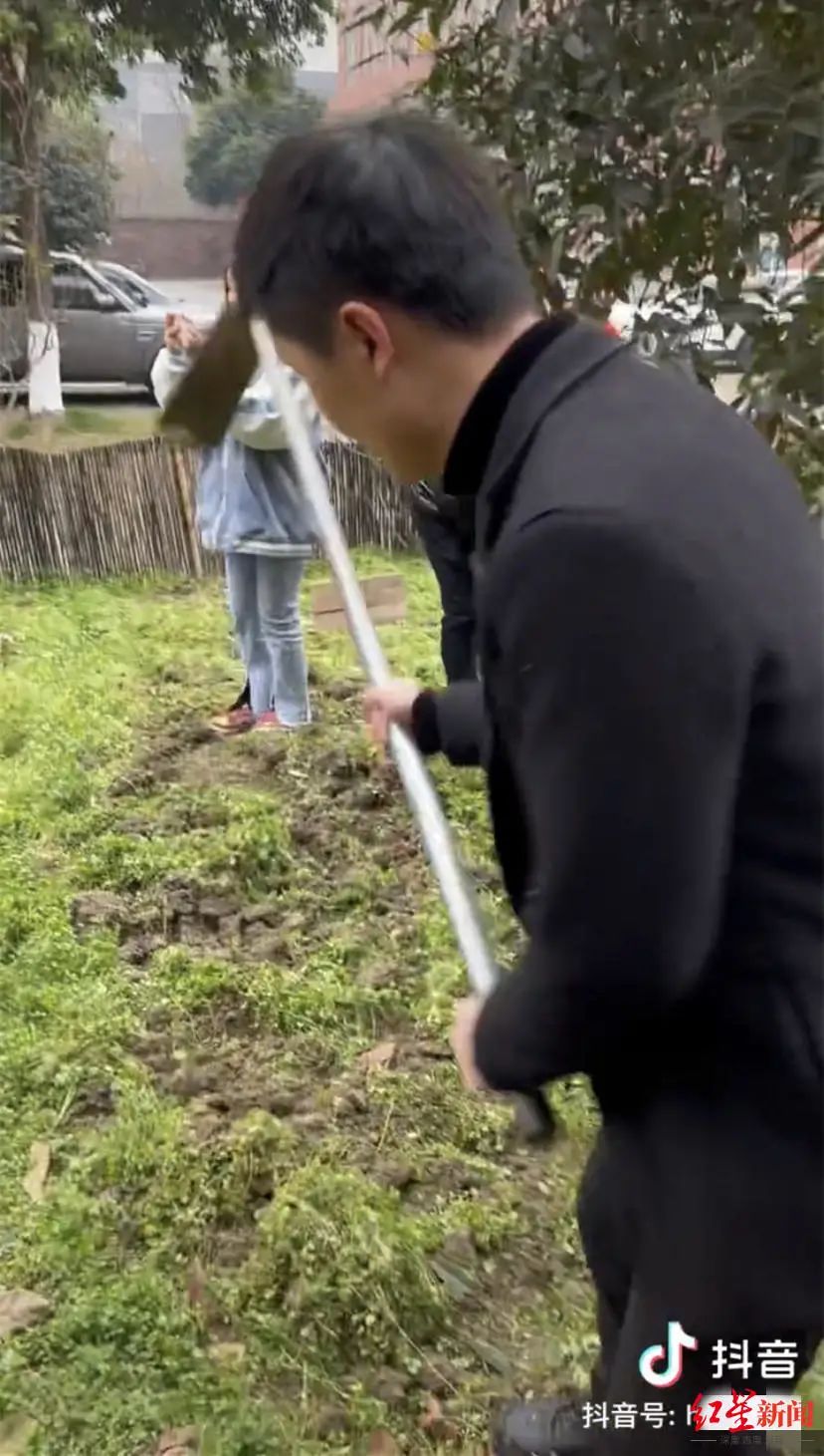 套裙|面试现场被要求锄地？求职者傻眼！网友：月薪1万就干这？