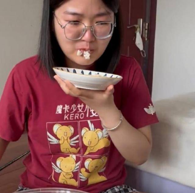 电视剧|一毕业生被称为“招裁猫”，两年被裁三次，电视剧都不敢这么写