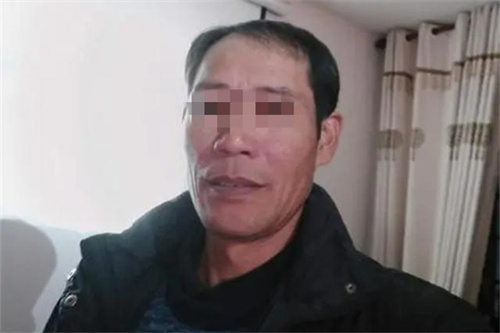 隔壁女寡妇深夜看“不雅视频”时声音太大,男子一时冲动强行闯入,最终自食恶果