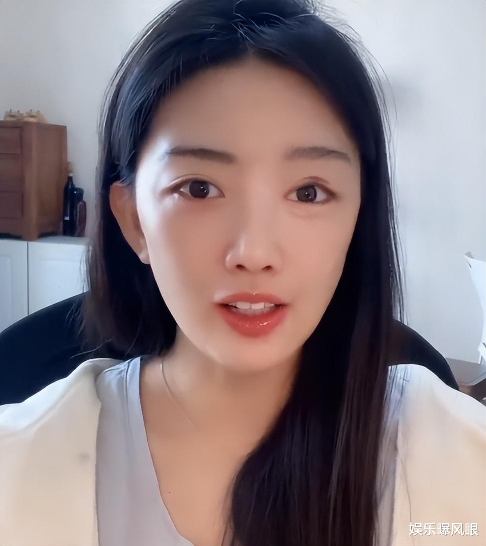 “眼睛发光”女孩昕瞳走红!18岁因车祸失去右眼,下楼梯经常踩空