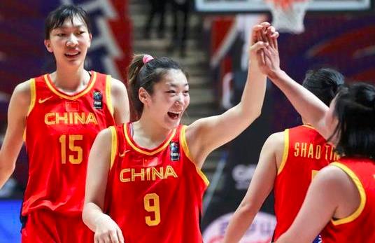 女篮|女篮取胜不能忽略她，许利民因为轻视付出代价，此次是她稳住阵脚