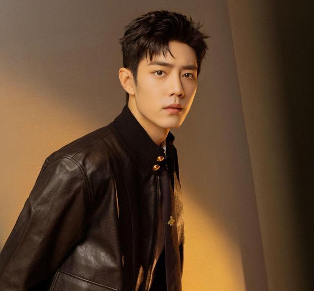 肖战|解说十一评价肖战,没有基础却非常努力,粉丝:认识你比肖战早