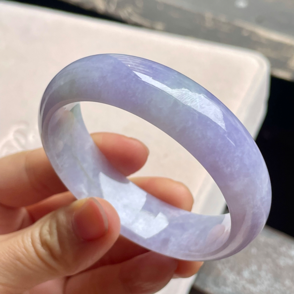 翡翠手镯|5000块预算，能买到什么样的翡翠手镯？