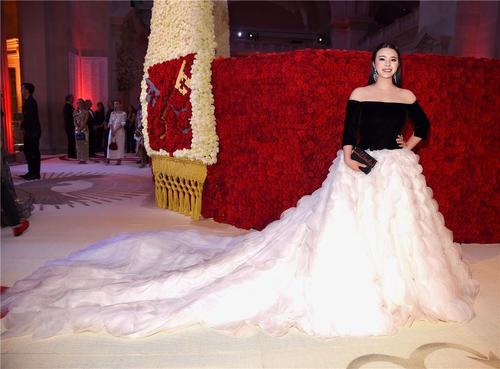 万宝宝|中国内地三大名媛千金，身价个个超百亿，7小时都逛不完自家豪宅