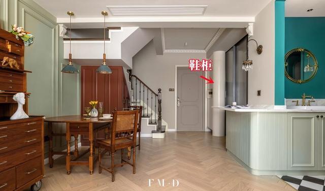 入户2边太窄?装个转角柜算了,一面鞋柜一面冰箱柜,储物翻倍