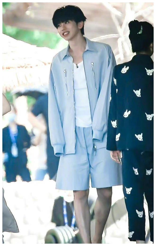 赵露思|新一期《奔跑吧》录制 白鹿赵露思蔡徐坤等路透释出