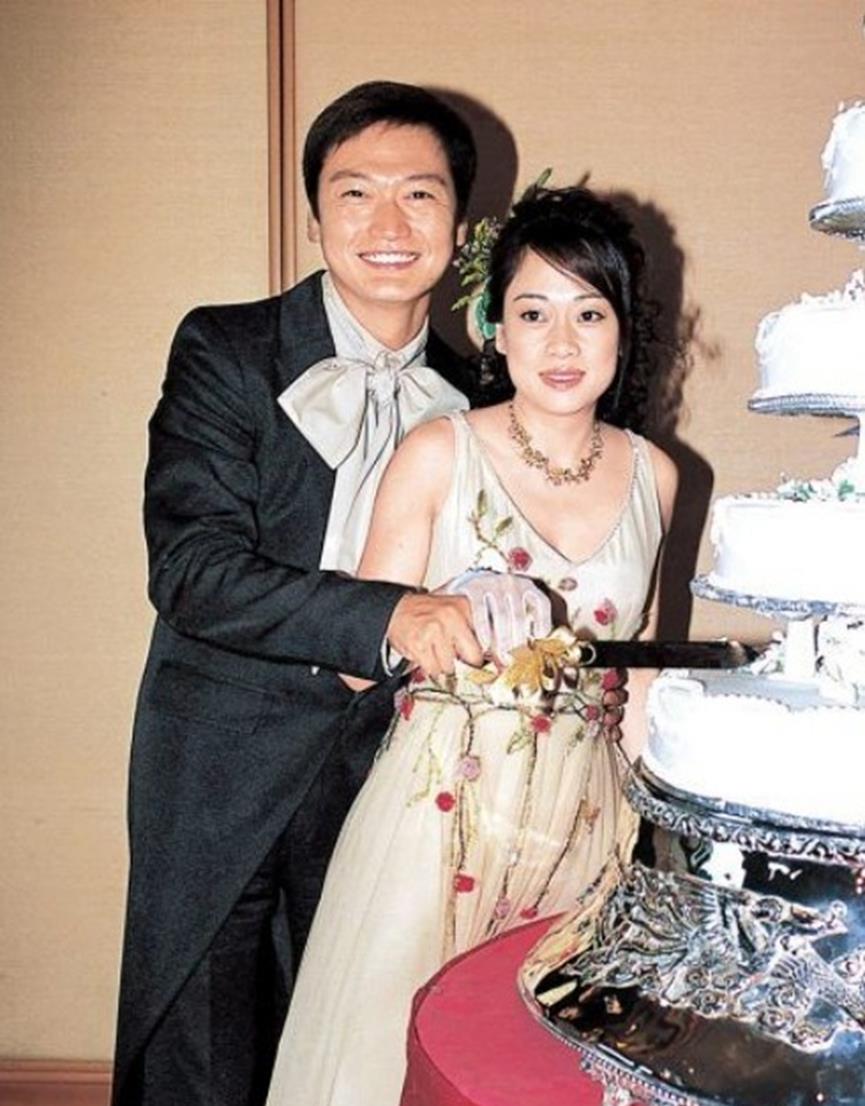 郭羡妮|全港宠爱的最美港姐,一手好牌打烂