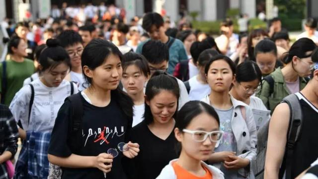 pua|知名教授坦言，有3类职业可能会在10年后消失，大学生要未雨绸缪