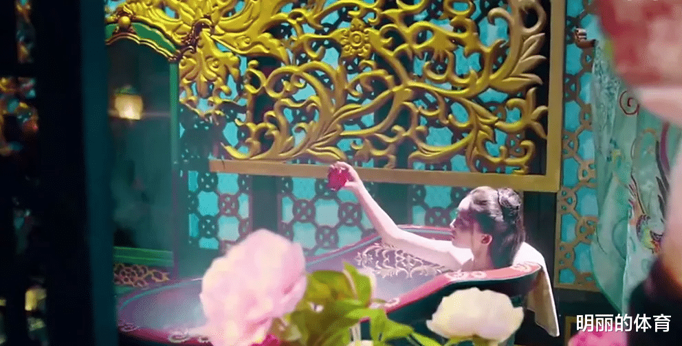 杨贵妃|“美人出浴”别硬演，有人迷倒众生一眼万年，有人我想给她按水里